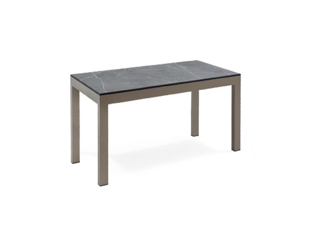 outdoor table with aluminium legs